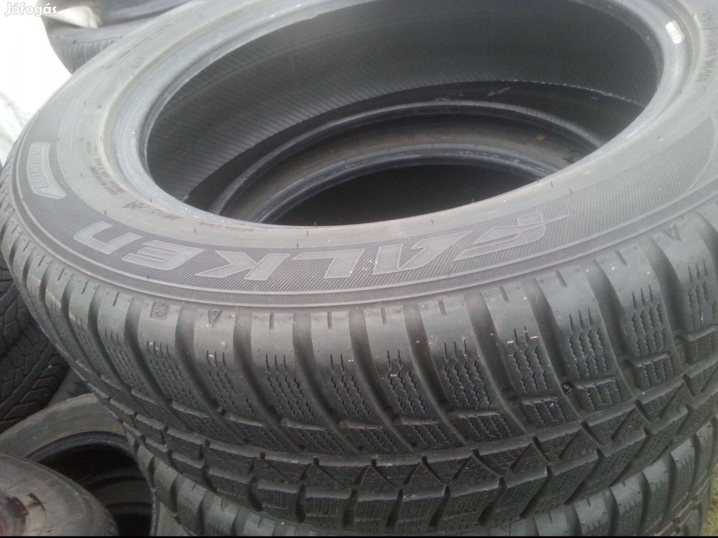 235/55R18 Falken téli gumi garnitúra