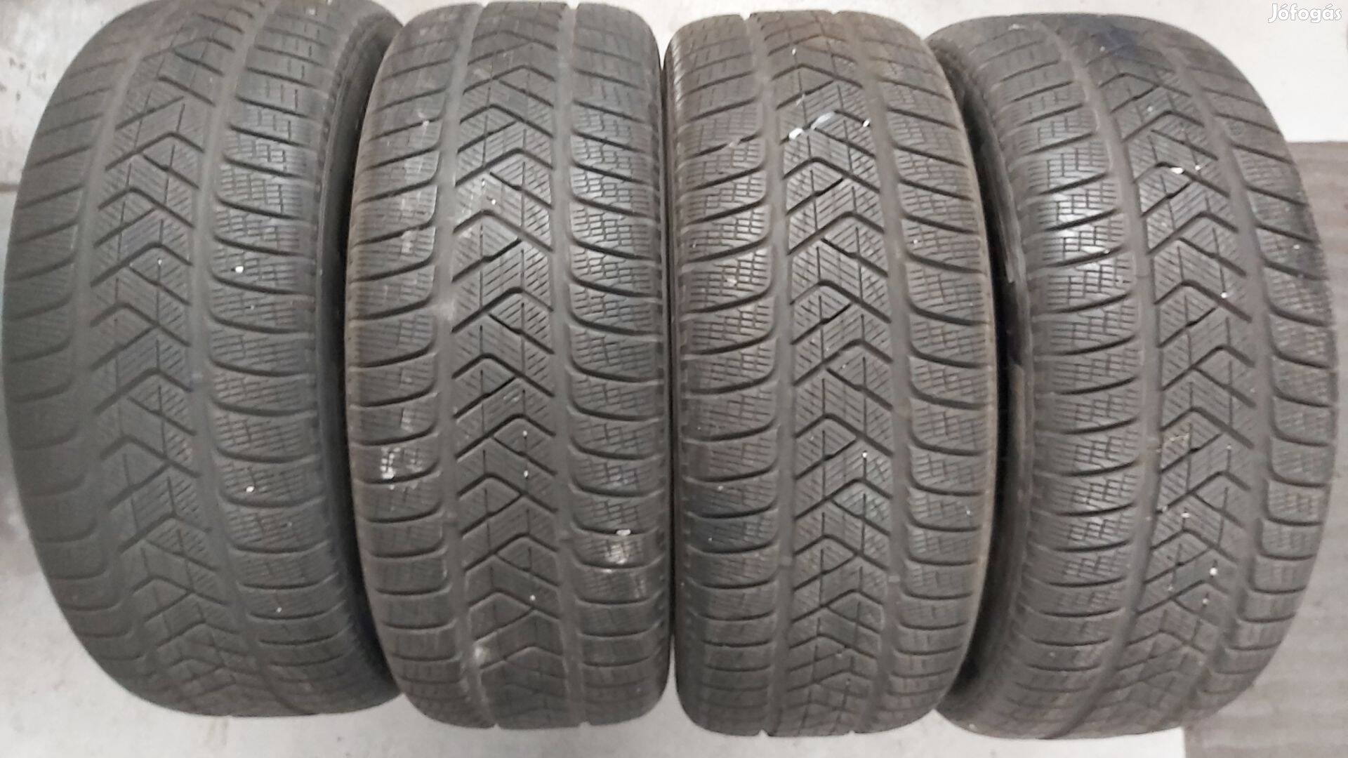 235/55R18 Pirelli Scorpion téligumi