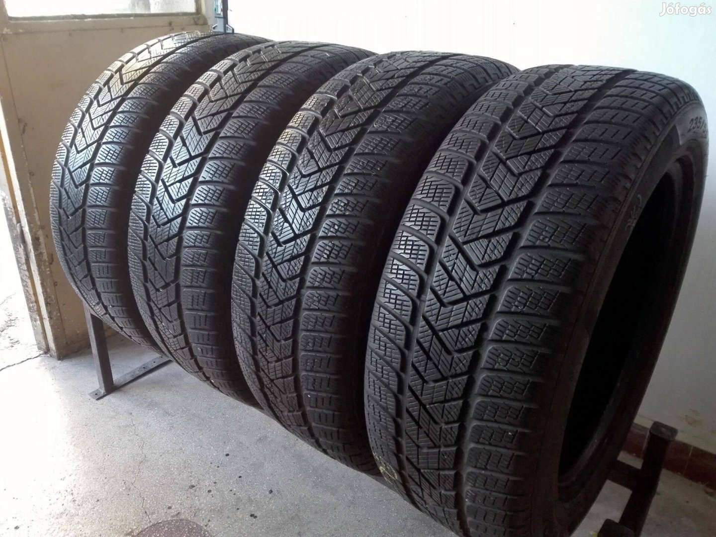 235/55R18 Pirelli téli gumi garnitúra 235/55 r18