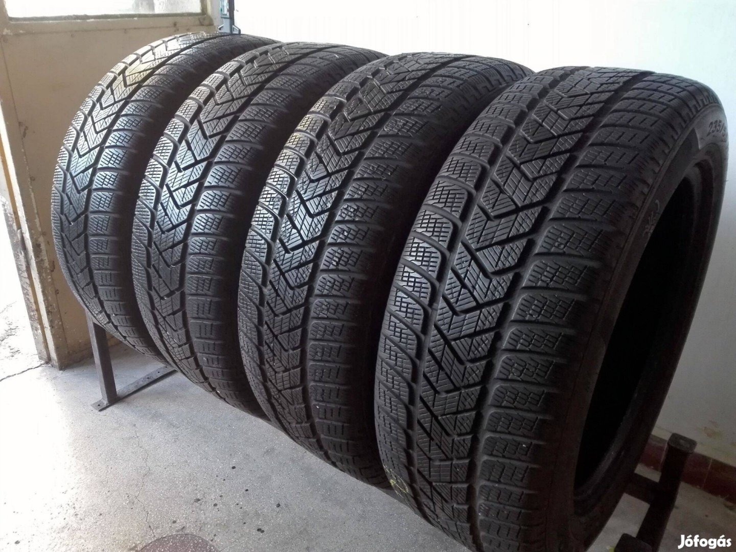 235/55R18 Pirelli téli gumi garnitúra 235/55 r18