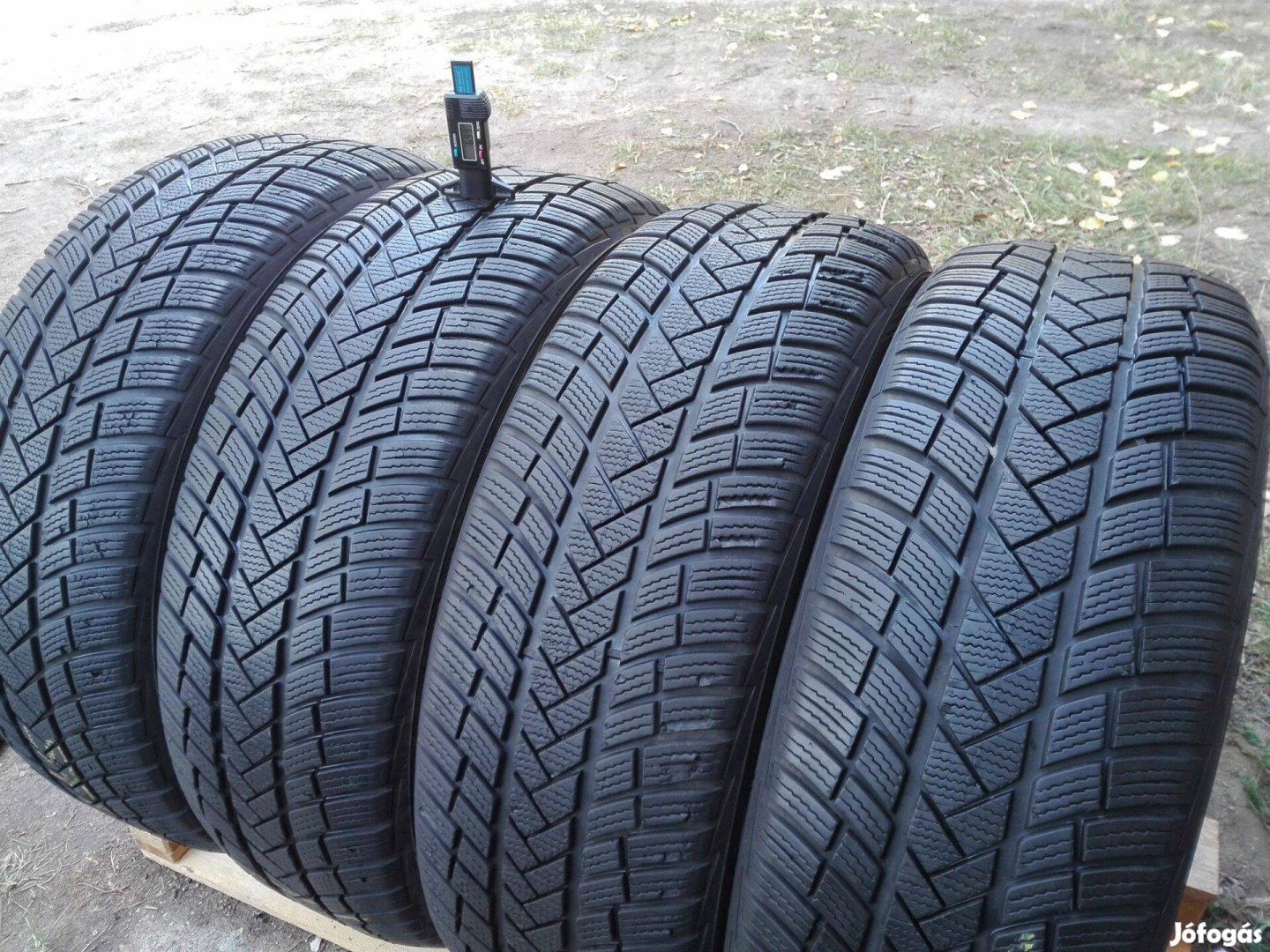 235/55R19 Vredestein téli gumi garnitúra 235/55 r19