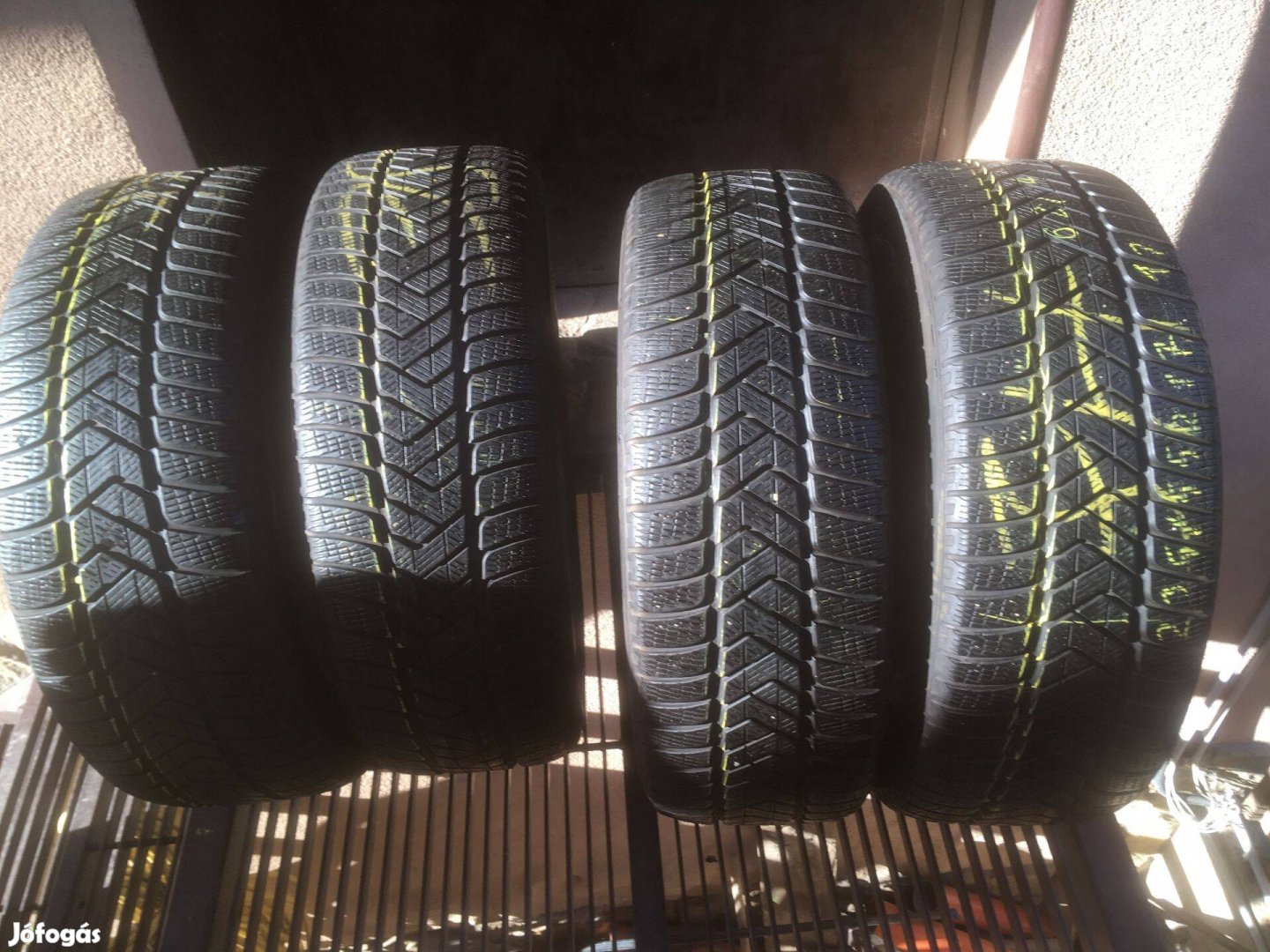 235/55R19" használt Pirelli téli gumi