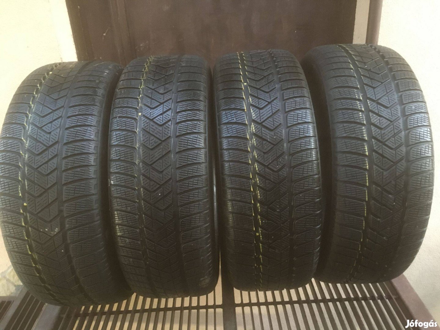 235/55R19 használt Pirelli téli gumi