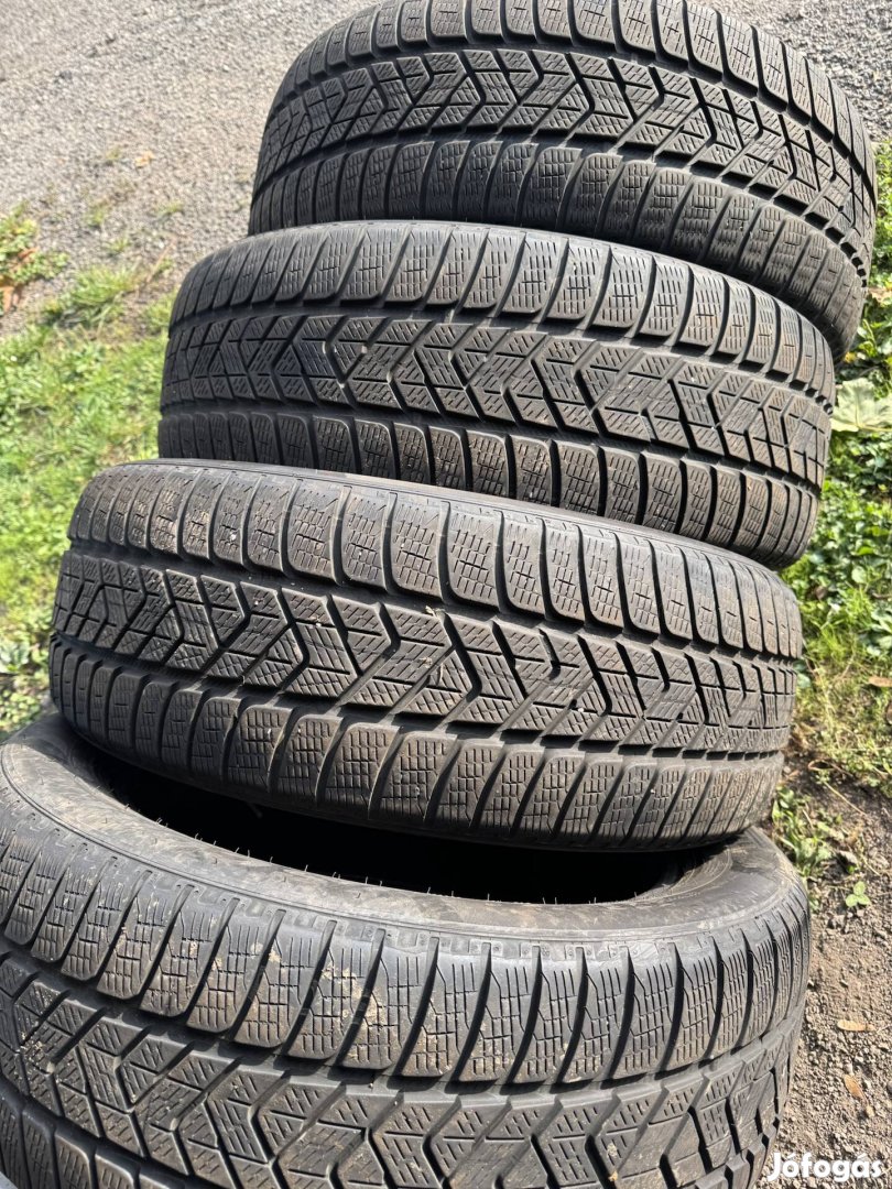 235/55R19 pirelli scorpion elect téli gumik 2024