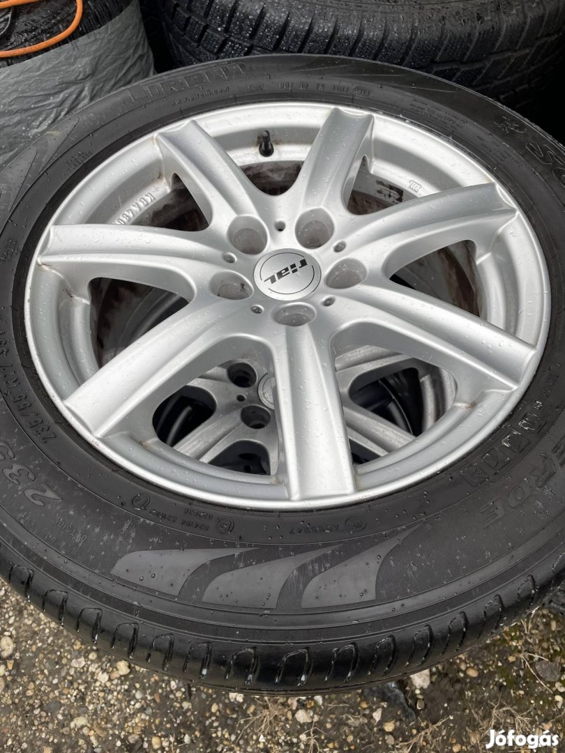 235 55 17 Audi Vw stb Pirelli nyári Dot18