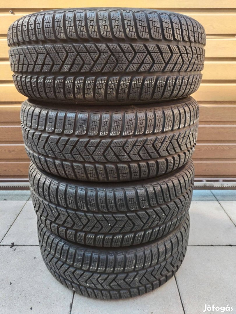 235 55 17 pirelli 235/55 R 17 téli gumi garnitura