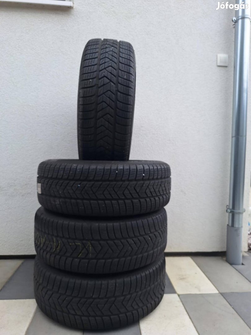 235/55 19 Pirelli Scorpion Winter újszerű téligumi DOT2723