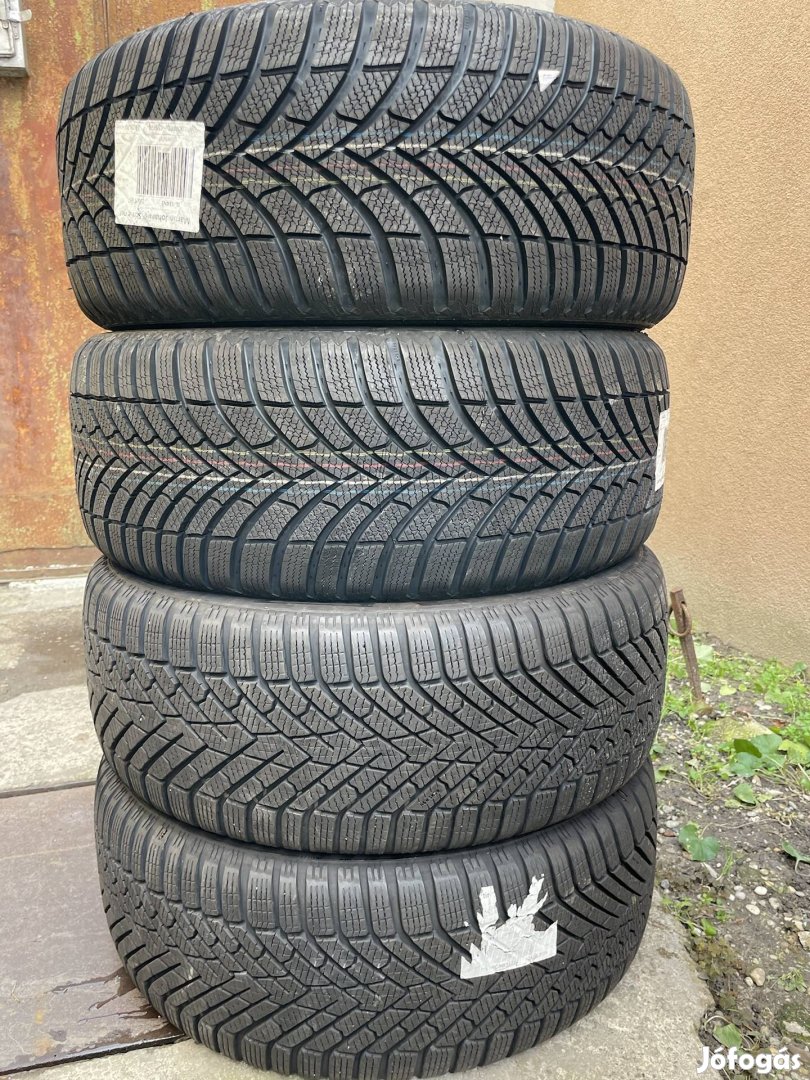 235/55 R17 235/55R17 XL Semperit - Pirelli téli gumi