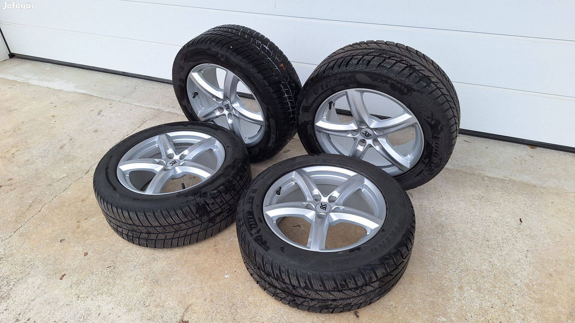 235/55 R17 téli gumiabroncsok könnyűfém felniken Ford