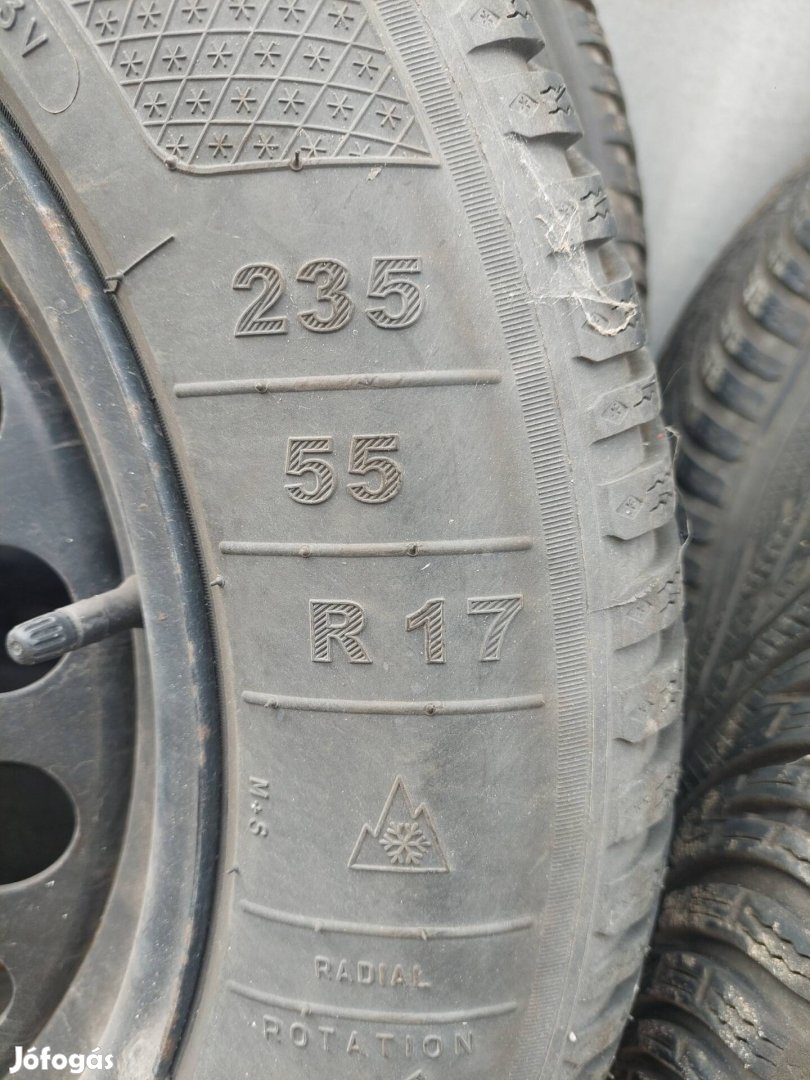 235/55/R17 téligumi (4 db) gyári Ford alufelnivel