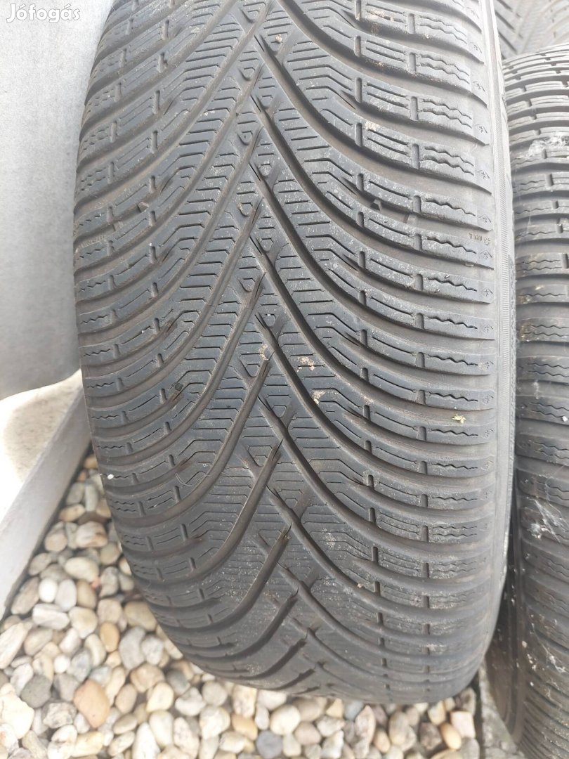 235/55 R17 teligumi, Ford gyari acelfelnivel