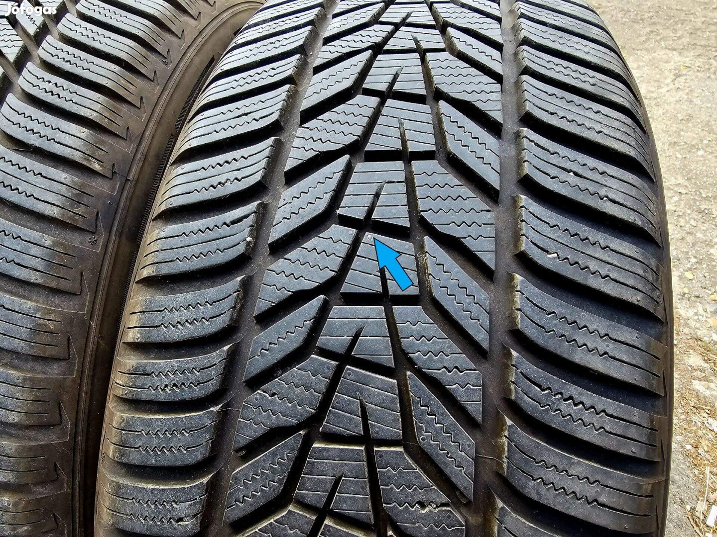235/55 R18 100H - Hankook Wintericept Evo3 X