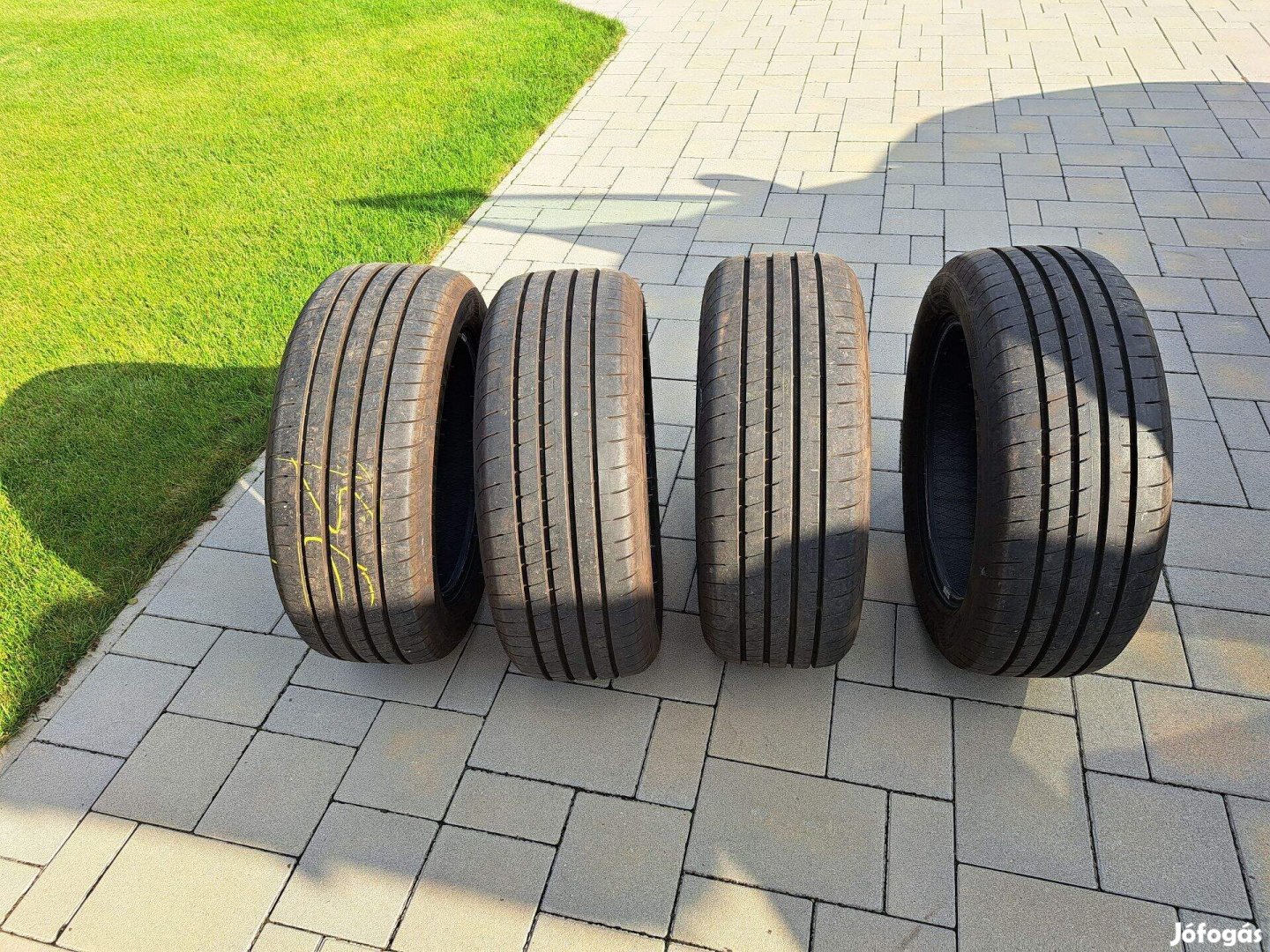 235/55 R18 100V Goodyear Eagle F1