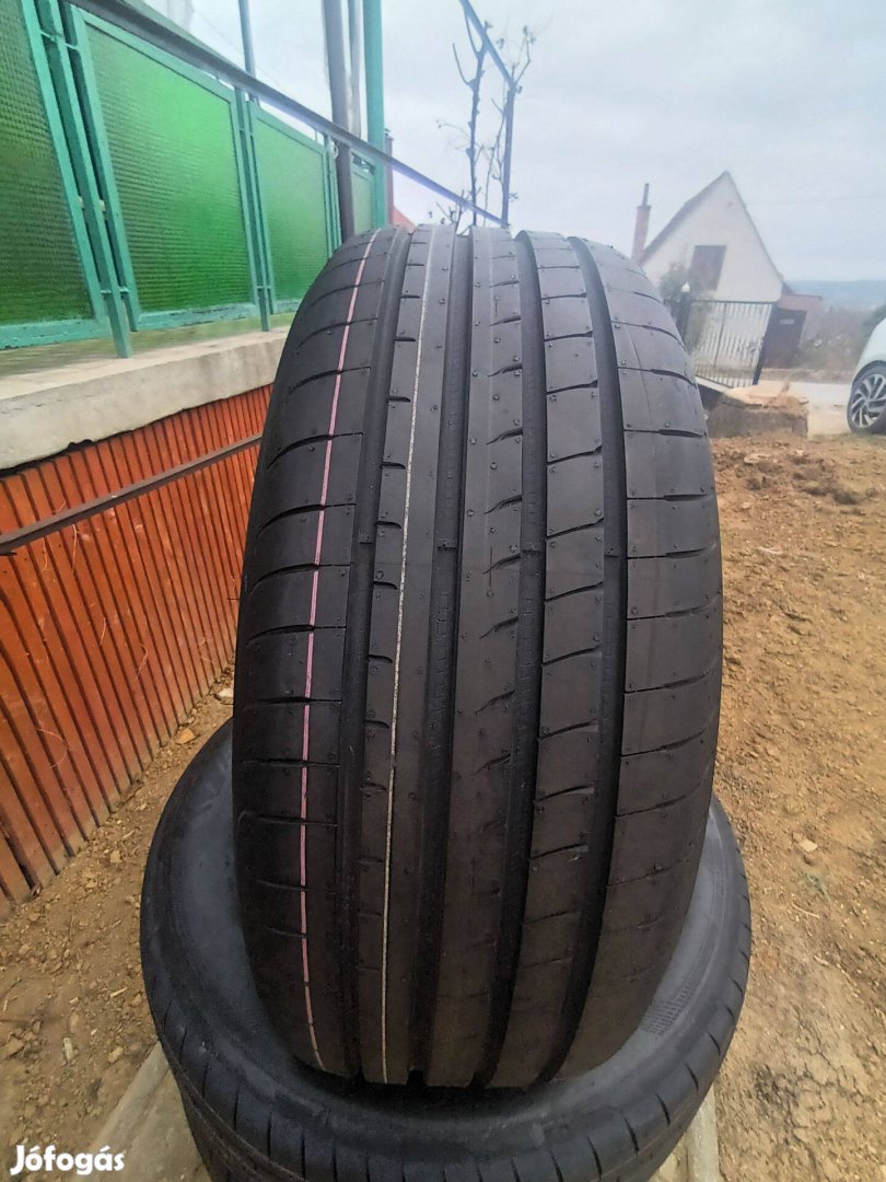 235/55 R18 Goodyear nyari gumi garnitúra