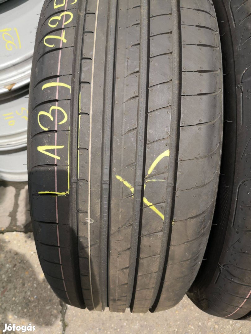 235/55 R18 Új!! Goodyear nyári gumi 125000ft a 4db /13/