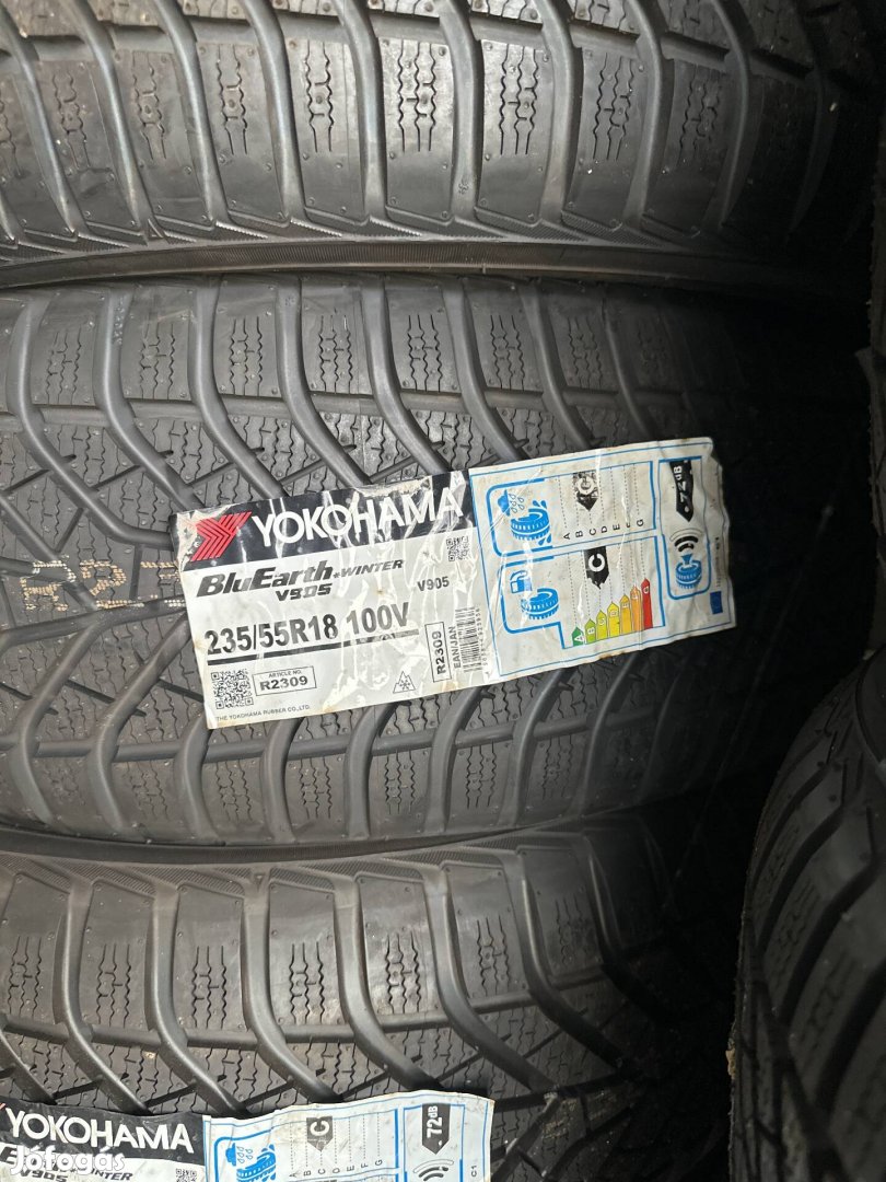 235/55 R18 Yokohama Bluearth Winter új Téligumi