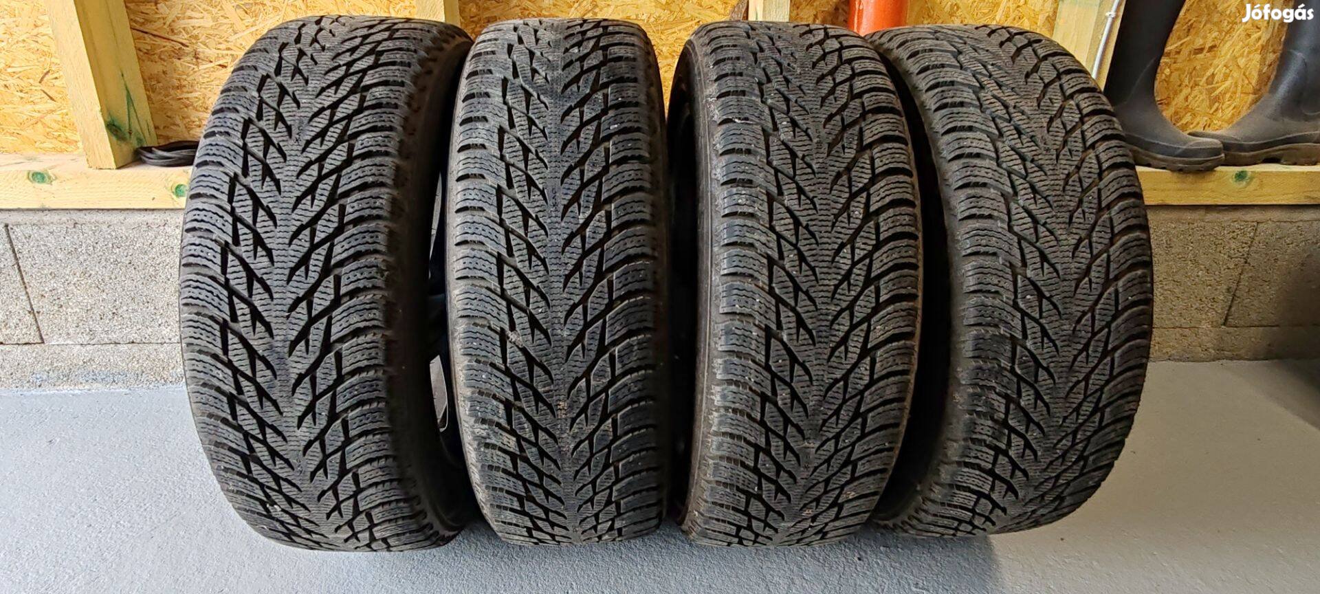 235/55 R19 4db Nokian téli gumi