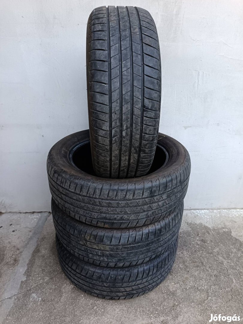 235/55 R19 Bridgestone Nyárigumi garnitúra