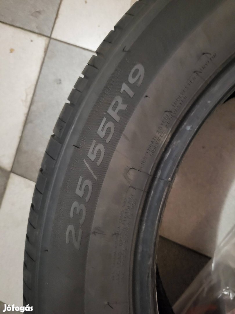235/55 R19 Nyári gumi garnitúra