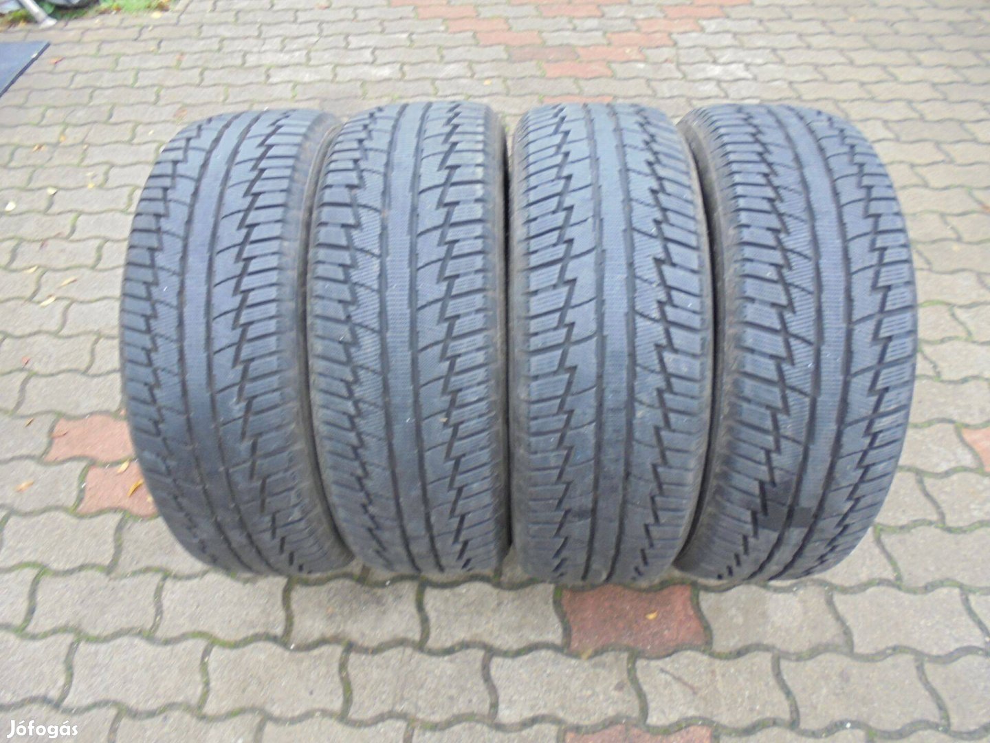 235/55 R 19-es szinte új 2024-es téli gumi eladó