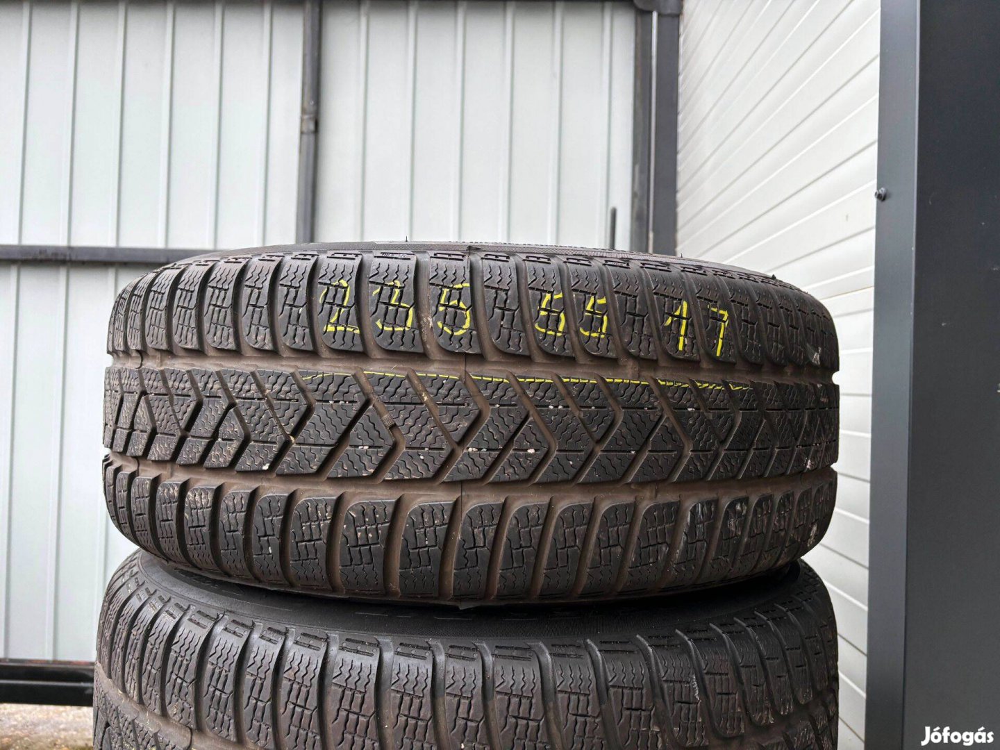 235/55 r17 Pirelli Sottozero téligumi 4db eladó 235/55r17 garnitúra