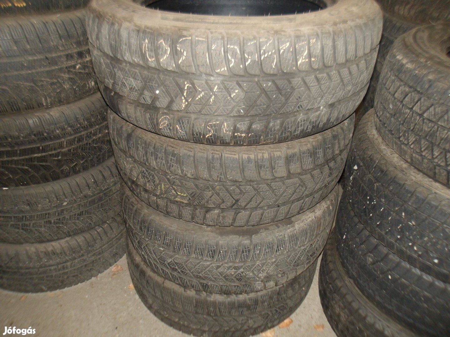 235/55r17 Pirelli téli gumi ajándék szereléssel