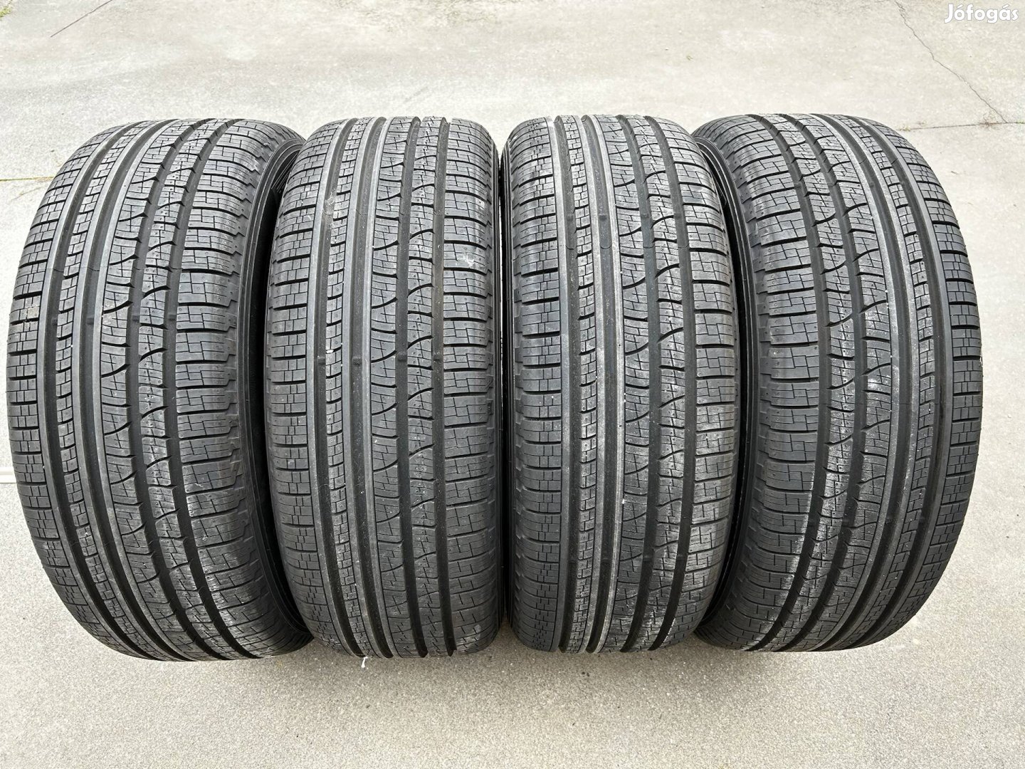 235/55r19 Pirelli 4 évszakos 