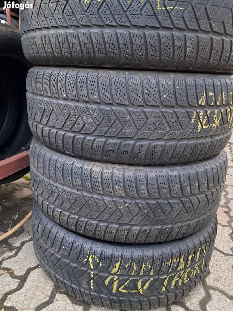 235/55r19 Pirelli téli gumi 4db 30000ft