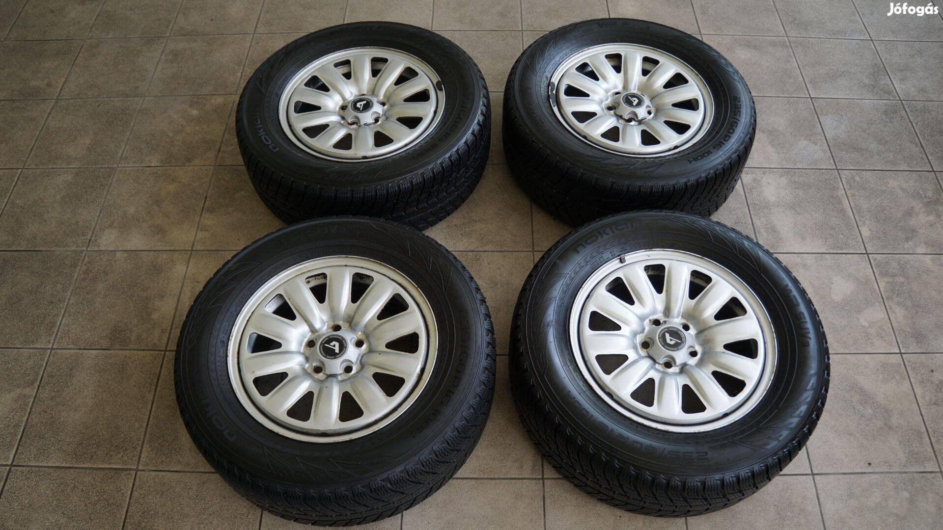 235/60R16 Ford Kuga téli gumik lemez felnin