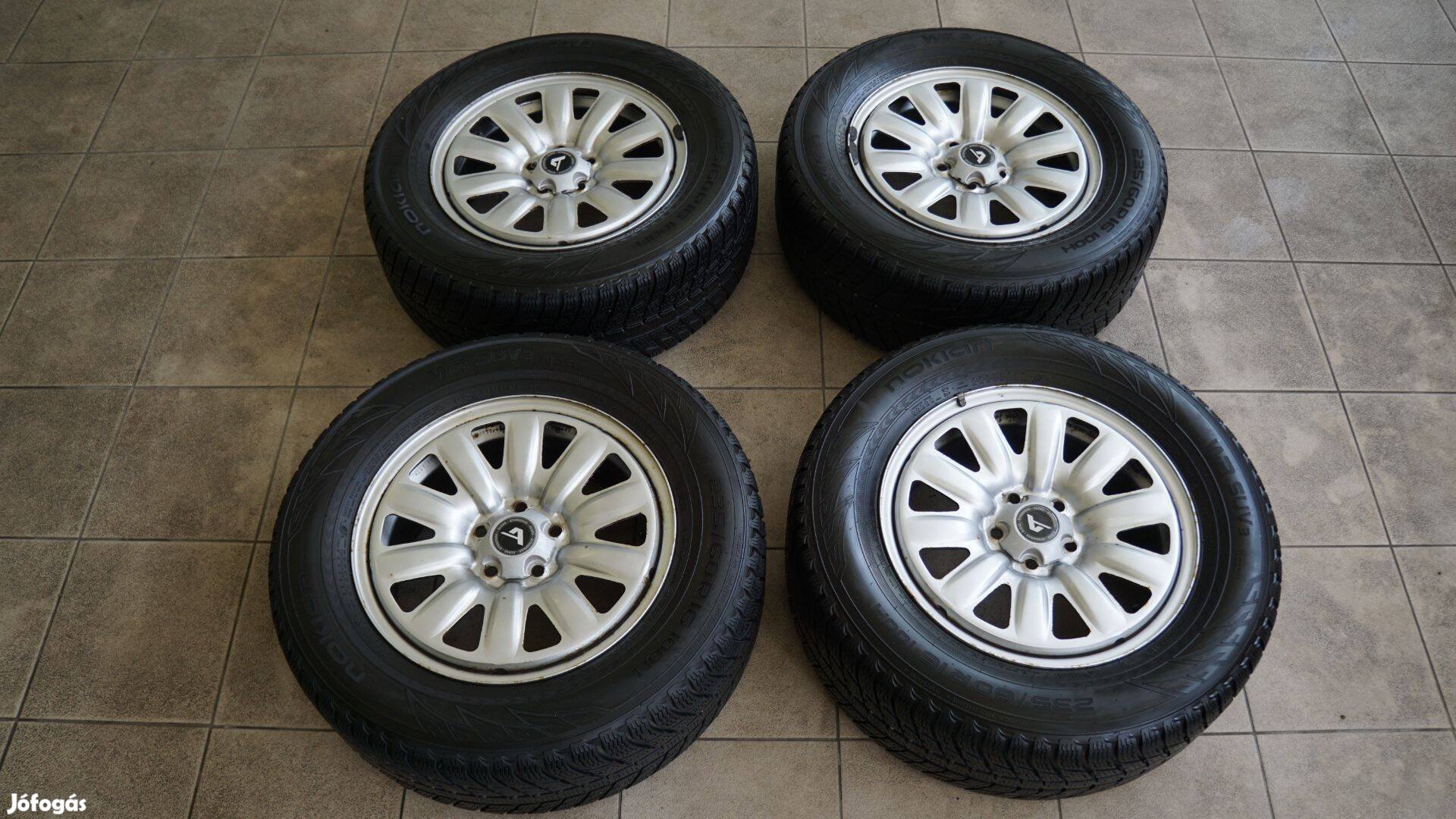 235/60R16 Ford Kuga téli gumik lemez felnin