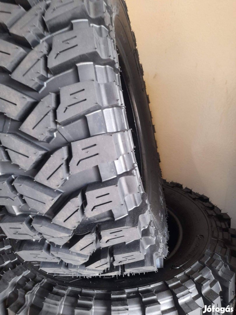 235/60R16 Trepator mintás terepgumi