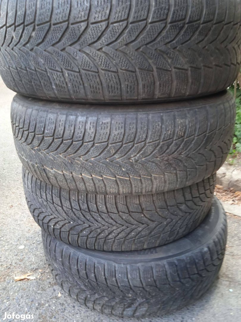 235/60R18 2021-es téli gumi garnitúra