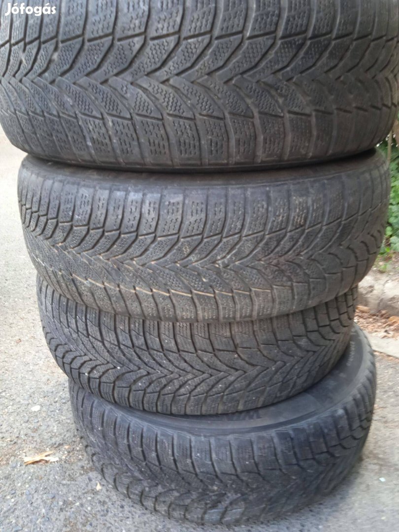 235/60R18 Nexen téli gumik