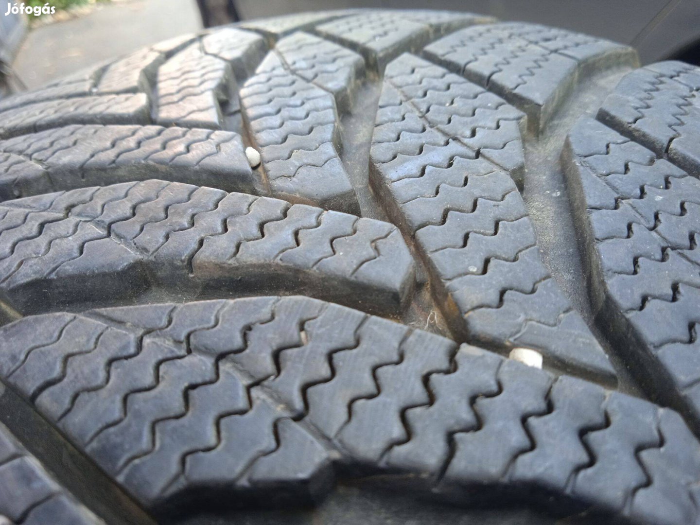 235/60R18 Nokian téli gumi szett