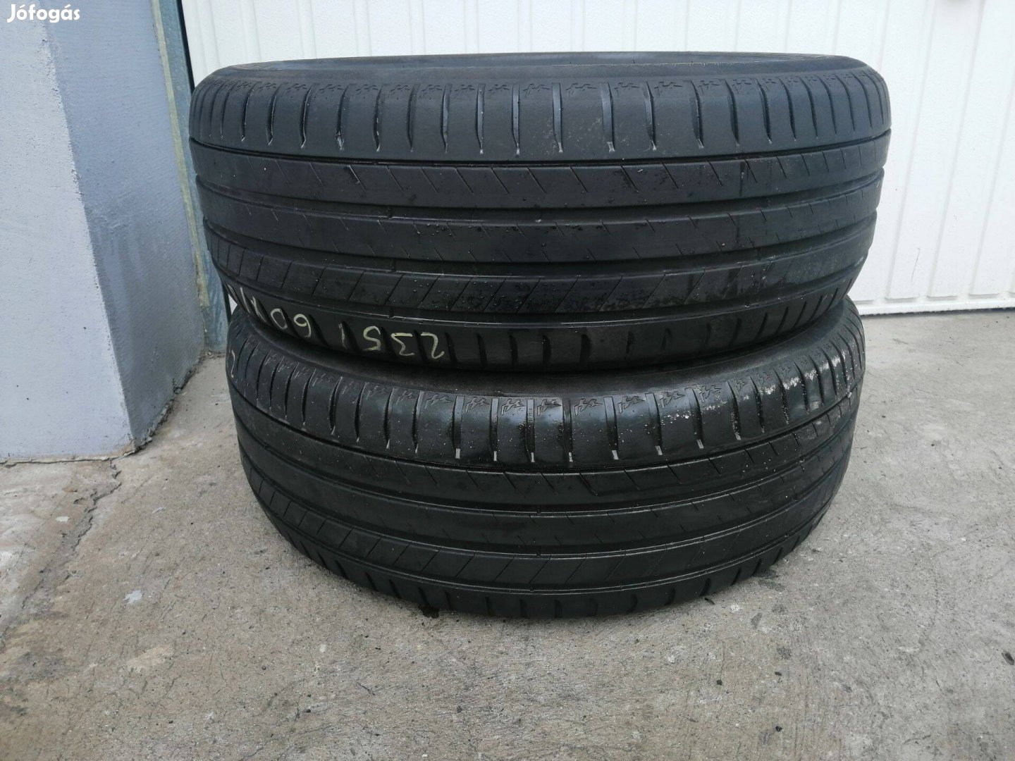 235 60 18 michelin nyári gumi 2 db