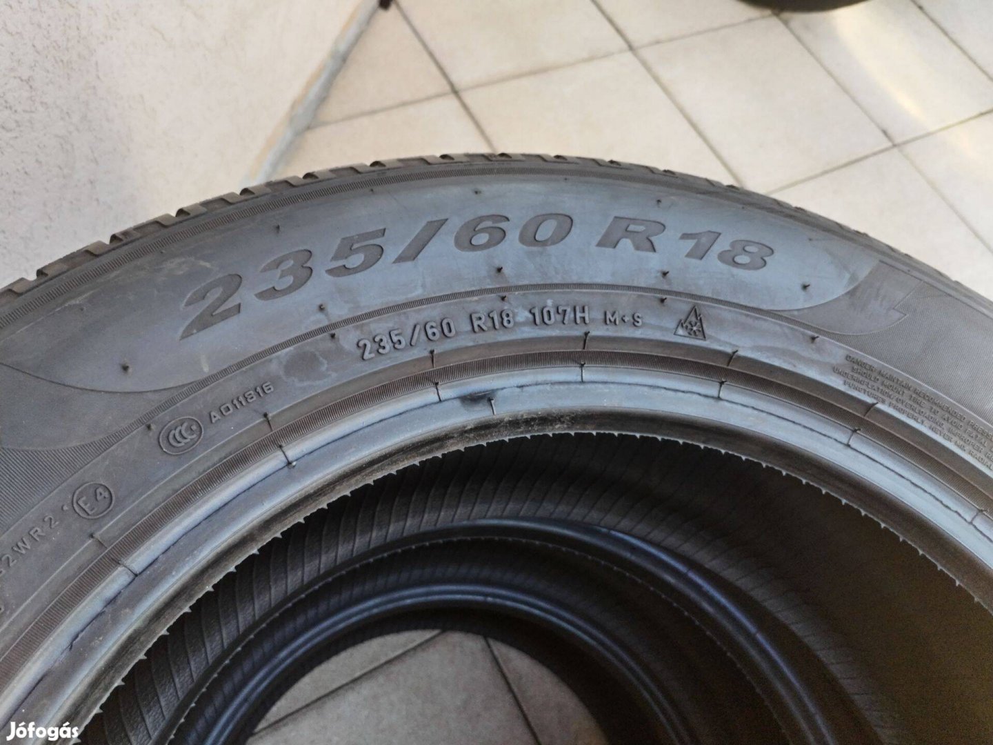 235 60 18 pirelli használt téli gumi garnitura 7 mm