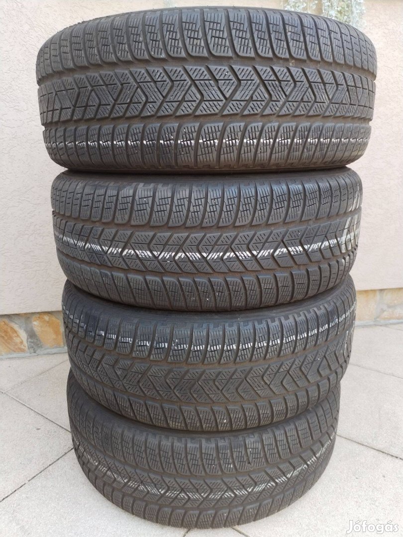 235 60 18 pirelli téli gumi garnitura