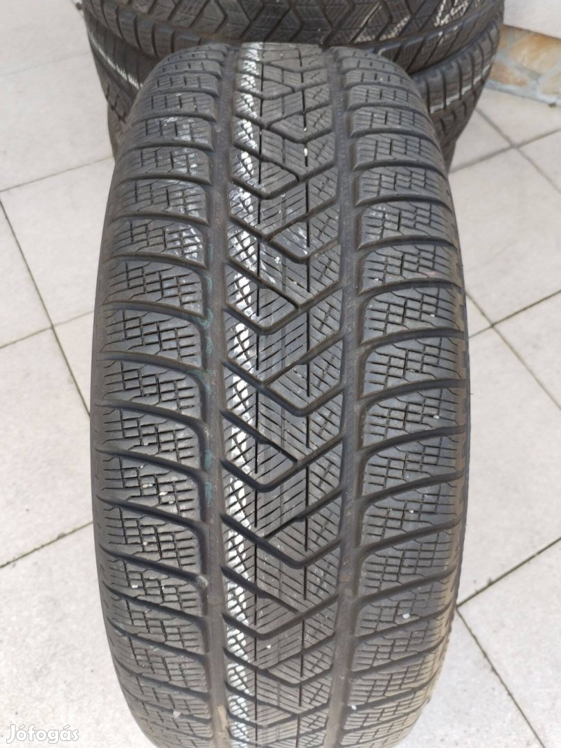 235 60 18 pirelli téli gumi garnitura 7 mm