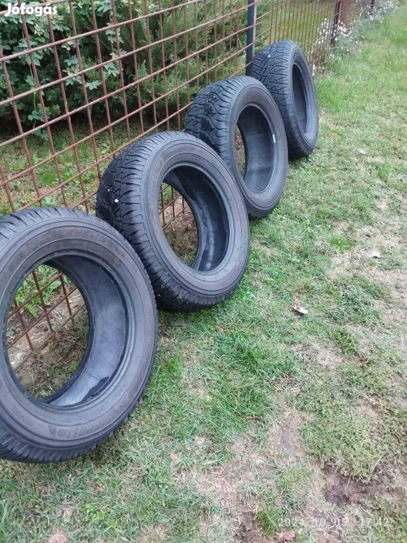 235/60 R16 Michelin latitude cross