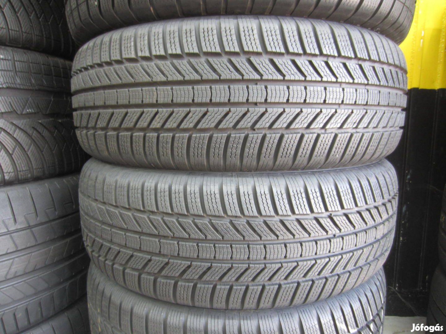 235/60 R18 Continental 870P 107V