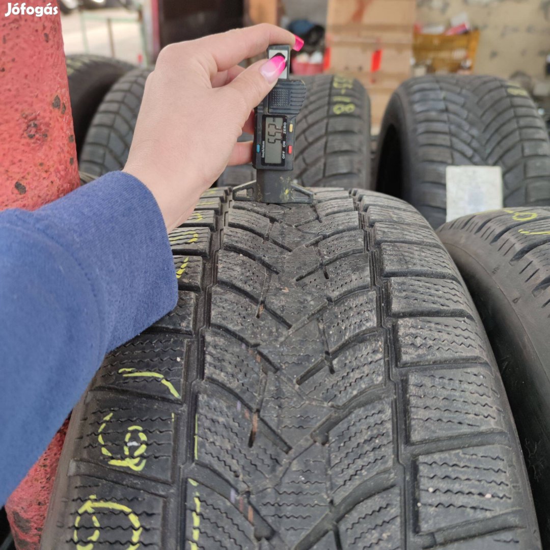 235/60 R18 Dunlop téli gumi 21000ft a 2db /96/