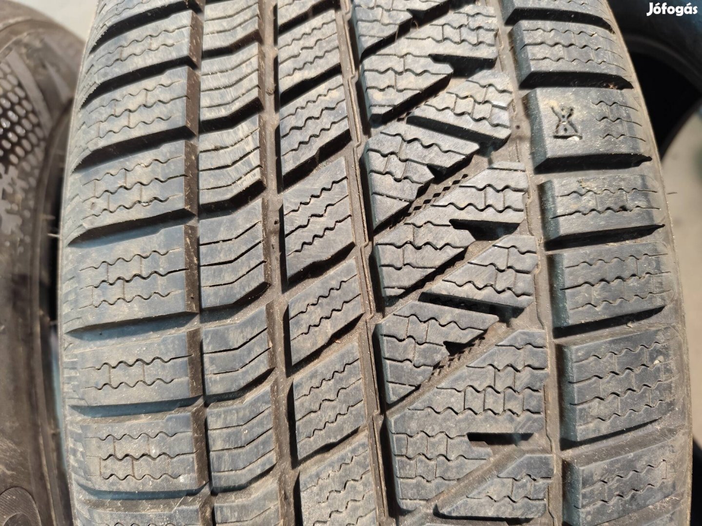 235/60 R18 Kumho téligumi 