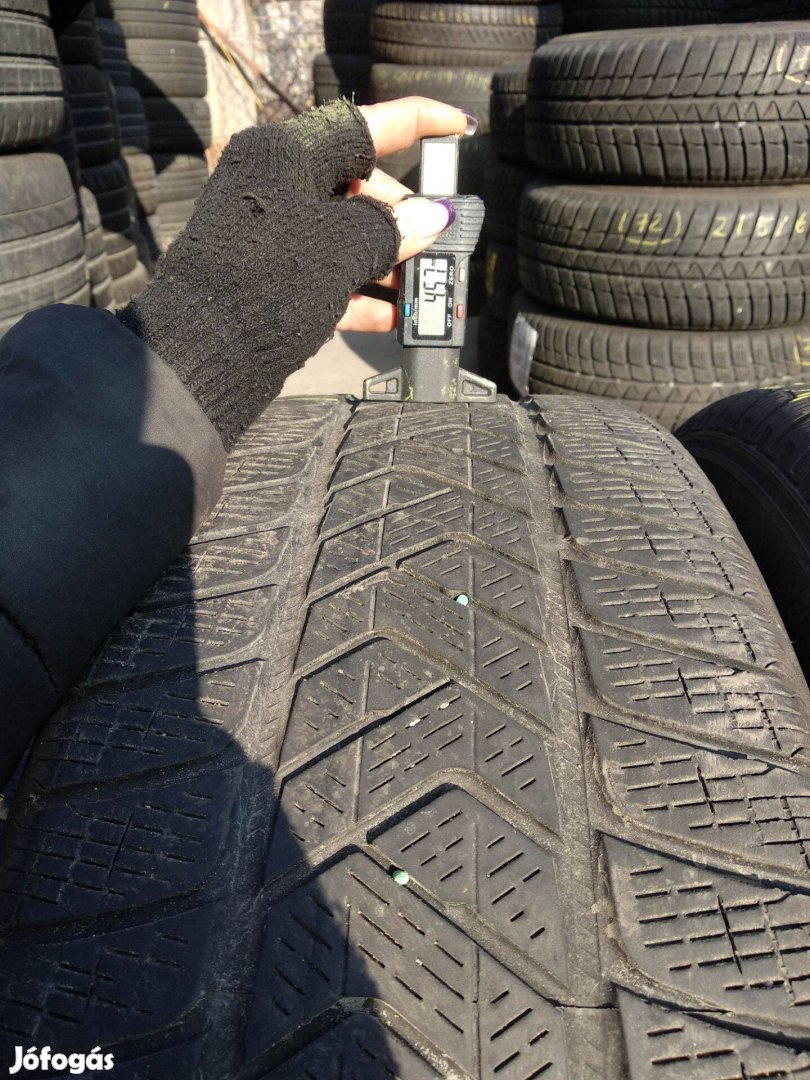 235/60 R18 Pirelli téli gumi 8000ft a 2db /5/