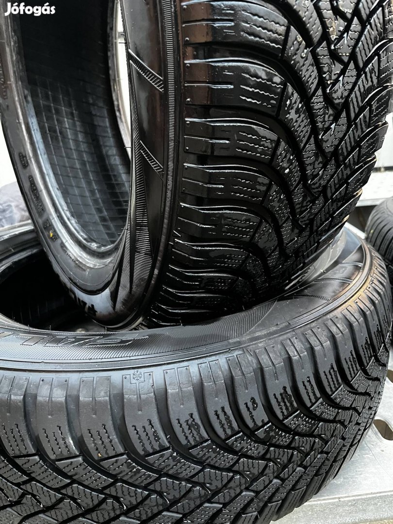 235/60 R18 Téli SUV autógumi szett!