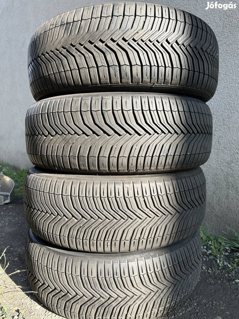 235/60 R18 XL Michelin Crossclimate Suv négyévszakos gumi 235/60R18
