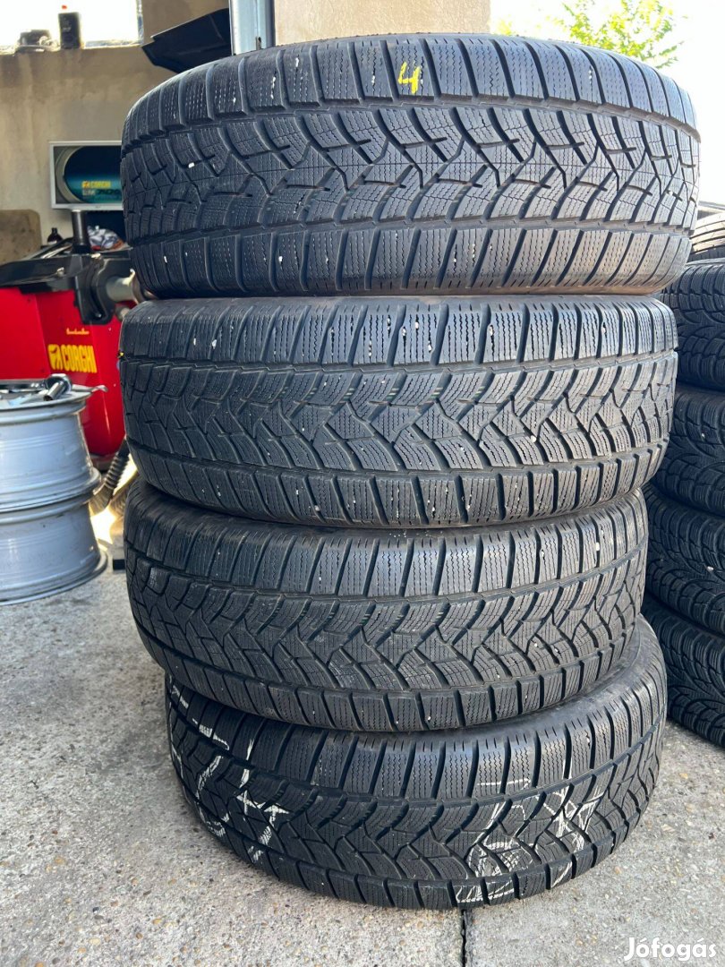 235/60 R18 dunlop 4db téli gumi