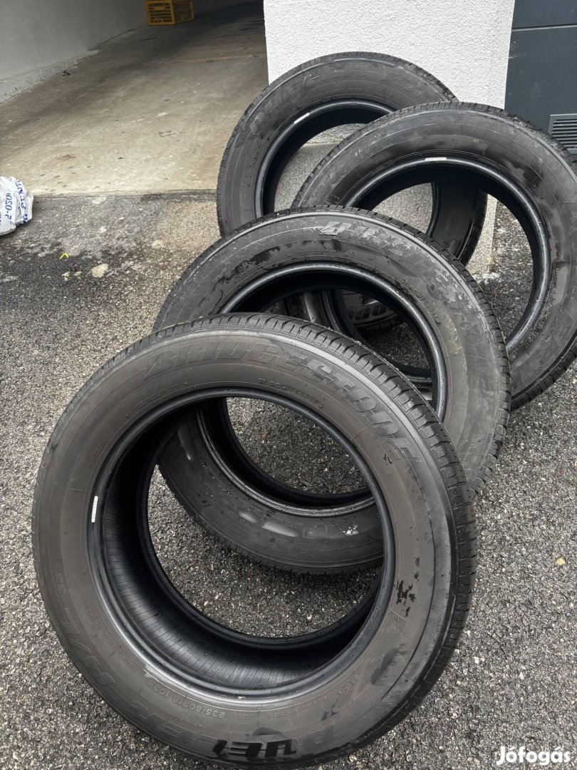 235/60 R18 nyári gumi garnitúra Bridgestone