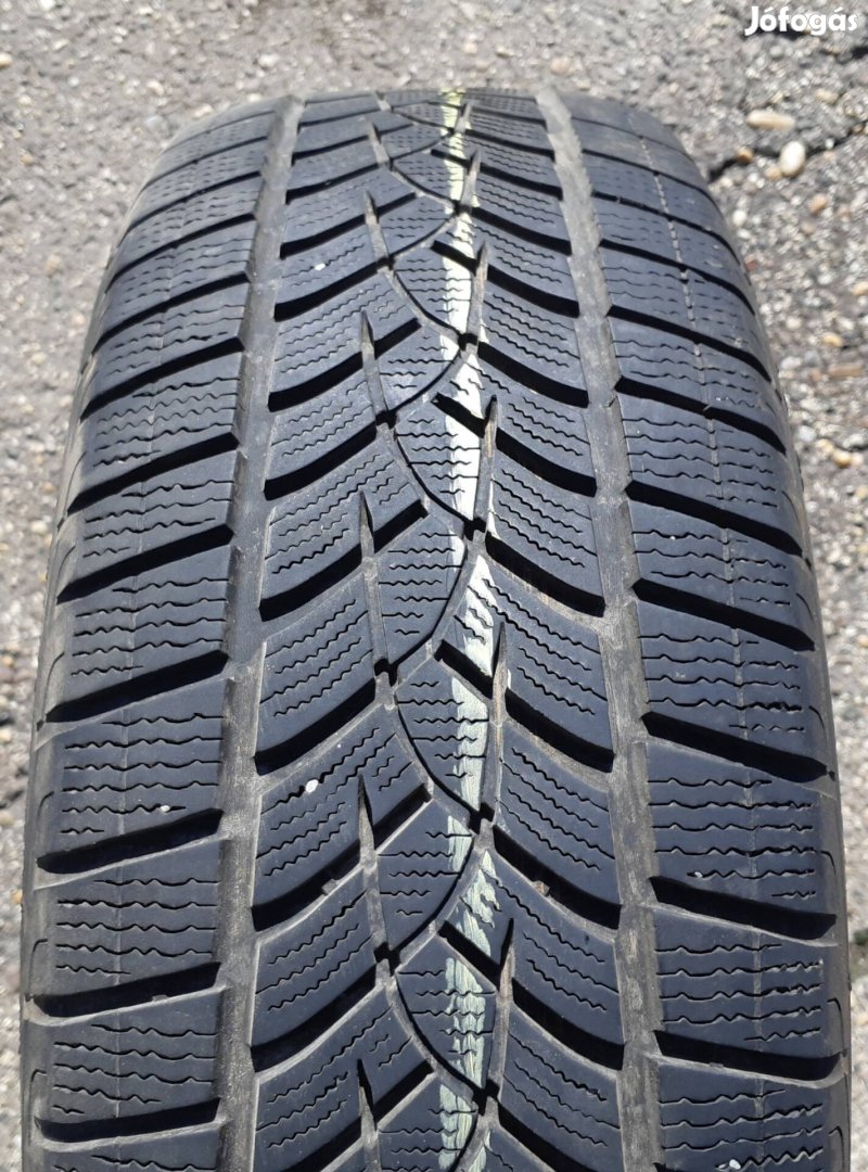 235/60 r18 Good-Year Ultra Grip Performance. 1db.