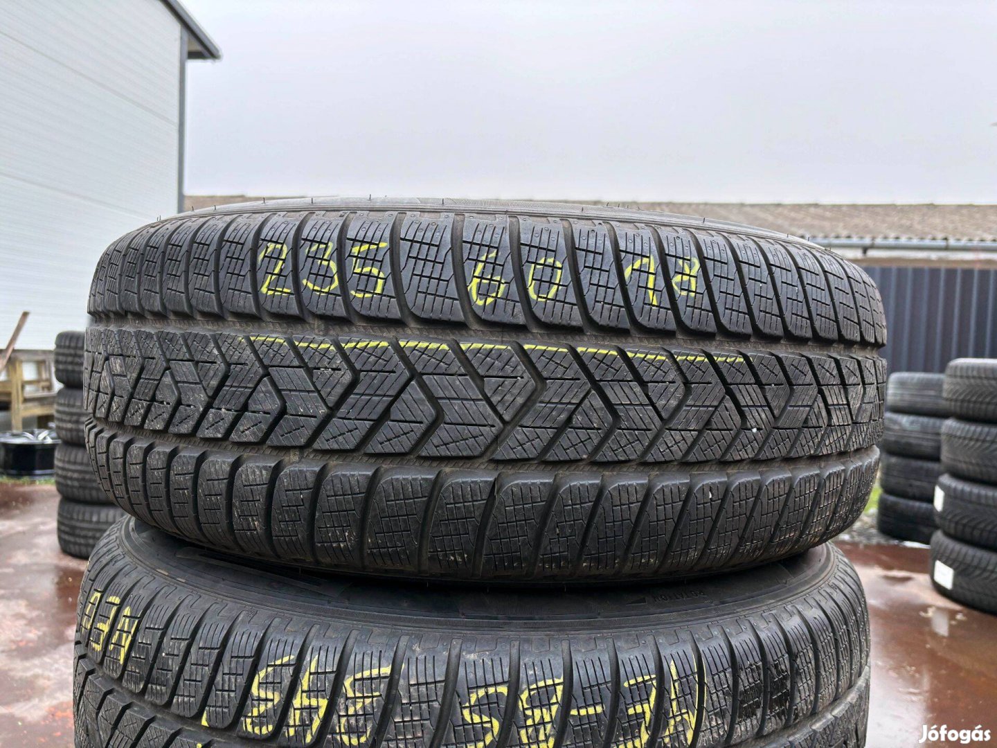 235/60 r18 Pirelli Winter 2022 7mm téligumi 4db 235/60r18 garnitúra