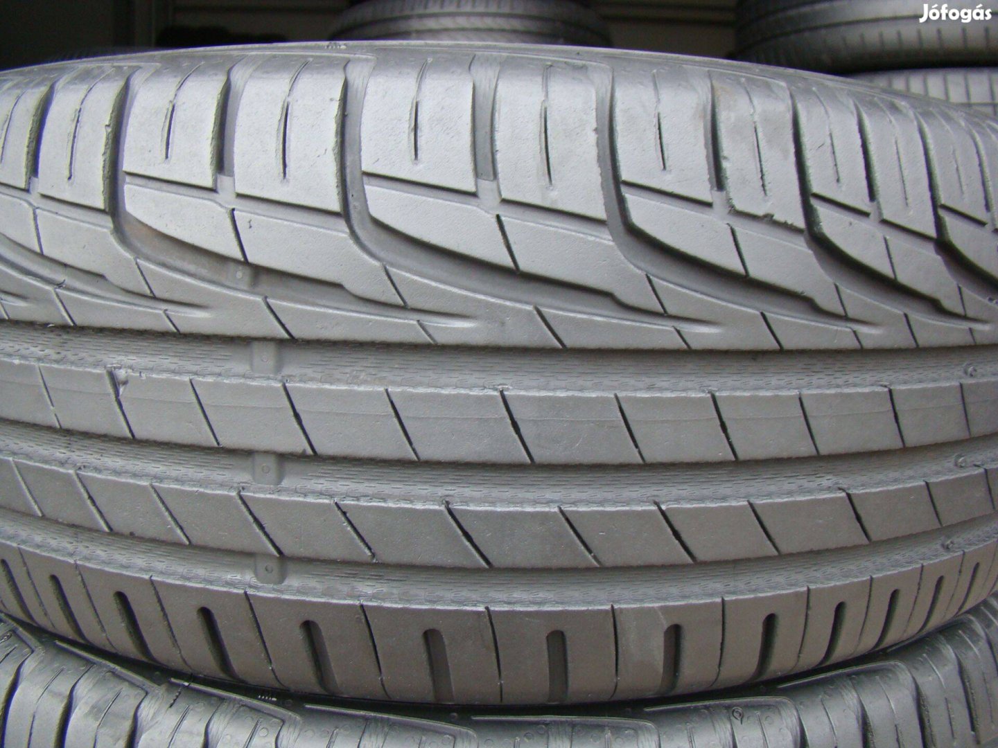 235/60 r18 Unirolyal nyári gumi 235/60r18